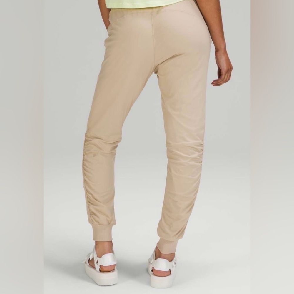 Lululemon Beyond the Studio 7/8 Jogger